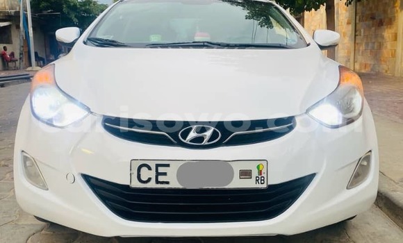 Acheter Occasion Voiture Hyundai Elantra Blanc à Cotonou, Benin