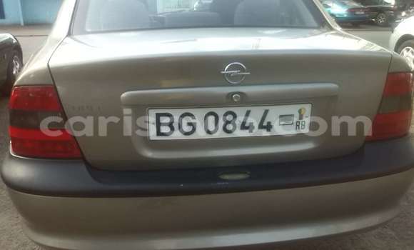 Sayi Na hannu Opel Astra Brown Mota in Cotonou a Benin Sayi Na hannu Opel Astra Brown Mota in Cotonou a Benin