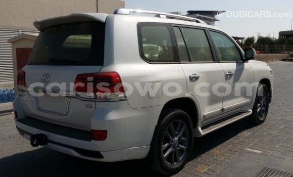 Buy Import Toyota Land Cruiser White Car in Import - Dubai in Benign Buy Import Toyota Land Cruiser White Car in Import - Dubai in Benign