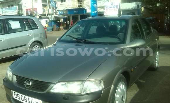 Sayi Na hannu Opel Astra Brown Mota in Cotonou a Benin Sayi Na hannu Opel Astra Brown Mota in Cotonou a Benin