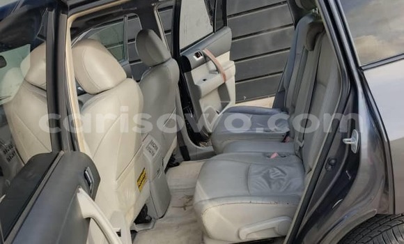 Acheter Occasion Voiture Toyota Highlander Gris à Abomey Calavi, Benin Acheter Occasion Voiture Toyota Highlander Gris à Abomey Calavi, Benin