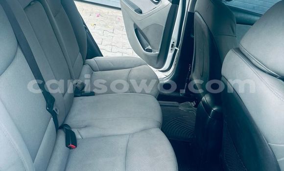 Acheter Occasion Voiture Hyundai Elantra Blanc à Cotonou, Benin Acheter Occasion Voiture Hyundai Elantra Blanc à Cotonou, Benin