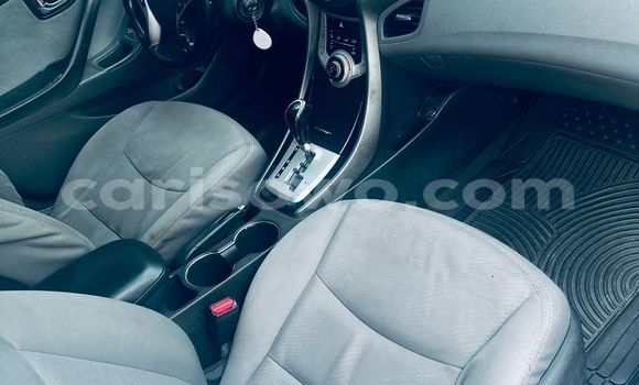 Acheter Occasion Voiture Hyundai Elantra Blanc à Cotonou, Benin Acheter Occasion Voiture Hyundai Elantra Blanc à Cotonou, Benin