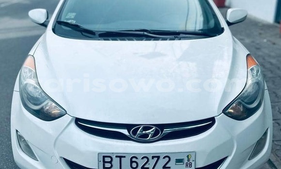 Acheter Occasion Voiture Hyundai Elantra Blanc à Cotonou, Benin Acheter Occasion Voiture Hyundai Elantra Blanc à Cotonou, Benin