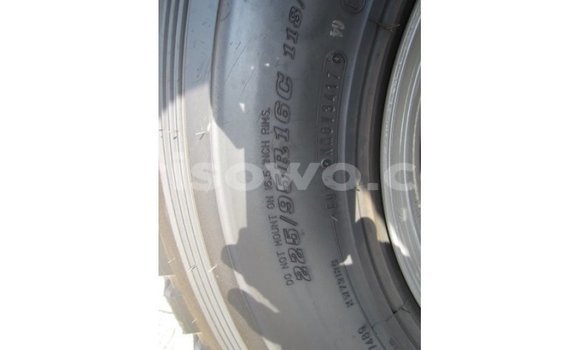 Acheter Import Voiture Toyota Land Cruiser Blanc à Import - Dubai, Benin Acheter Import Voiture Toyota Land Cruiser Blanc à Import - Dubai, Benin