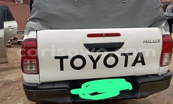 Acheter Occasion Voiture Toyota Hilux Blanc à Cotonou, Benin