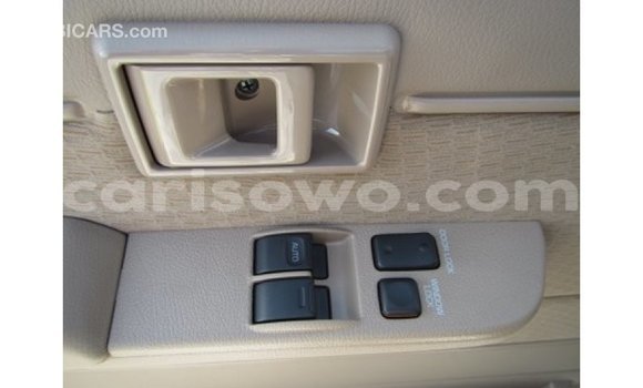 Acheter Import Voiture Toyota Land Cruiser Blanc à Import - Dubai, Benin Acheter Import Voiture Toyota Land Cruiser Blanc à Import - Dubai, Benin
