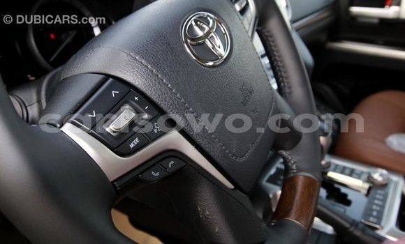 Acheter Import Voiture Toyota Land Cruiser Noir à Import - Dubai, Benin Acheter Import Voiture Toyota Land Cruiser Noir à Import - Dubai, Benin