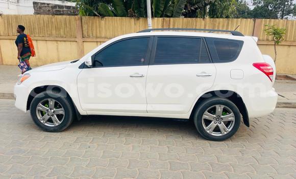 Acheter Occasion Voiture Toyota RAV4 Blanc à Cotonou, Benin Acheter Occasion Voiture Toyota RAV4 Blanc à Cotonou, Benin