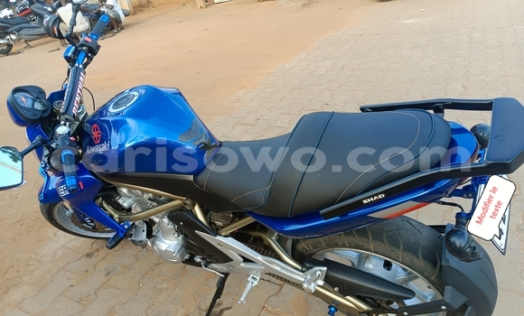 Sayi Na hannu Kawasaki ER-6n Blue Motsi in Porto-novo a West africa