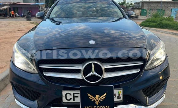 Sayi Na hannu Mercedes Viano Black Mota in Abomey Calavi a Benin