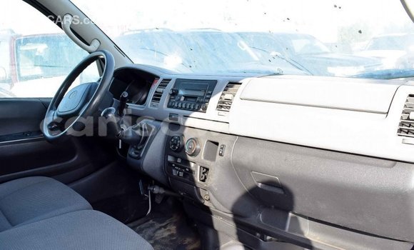 Acheter Import Voiture Toyota Hiace Blanc à Import - Dubai, Benin Acheter Import Voiture Toyota Hiace Blanc à Import - Dubai, Benin