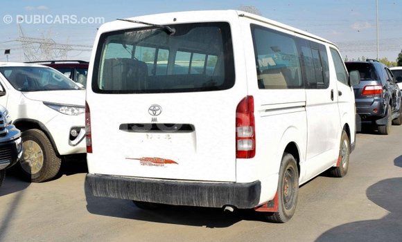 Acheter Import Voiture Toyota Hiace Blanc à Import - Dubai, Benin Acheter Import Voiture Toyota Hiace Blanc à Import - Dubai, Benin