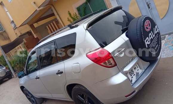 Acheter Occasion Voiture Toyota RAV4 Gris à Cotonou, Benin Acheter Occasion Voiture Toyota RAV4 Gris à Cotonou, Benin