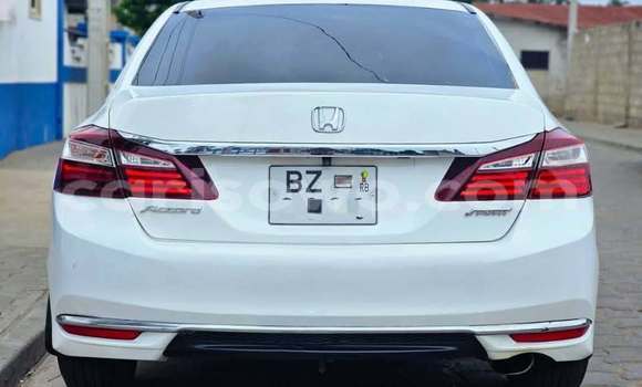 Acheter Occasion Voiture Honda Accord Blanc à Cotonou, Benin Acheter Occasion Voiture Honda Accord Blanc à Cotonou, Benin