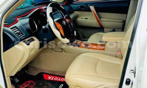 Acheter Occasion Voiture Toyota Highlander Blanc à Cotonou, Benin Acheter Occasion Voiture Toyota Highlander Blanc à Cotonou, Benin