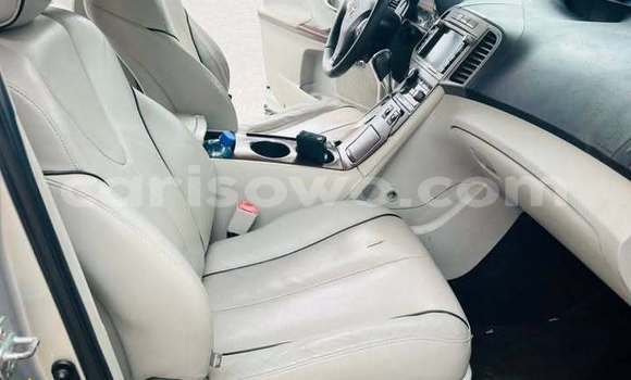 Acheter Occasion Voiture Toyota Venza Gris à Cotonou, Benin Acheter Occasion Voiture Toyota Venza Gris à Cotonou, Benin