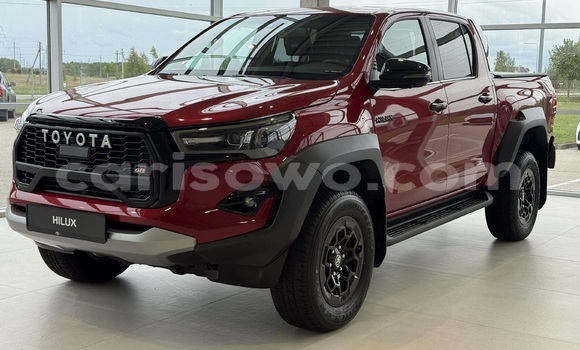 Buy Used Toyota Hilux Red Car in Cotonou in Benign