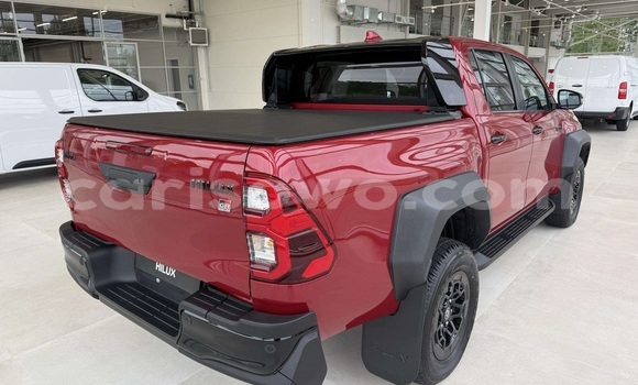 Sayi Na hannu Toyota Hilux Red Mota in Cotonou a Benin Sayi Na hannu Toyota Hilux Red Mota in Cotonou a Benin