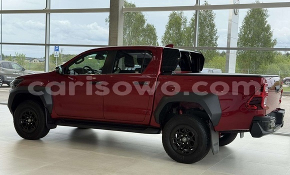 Sayi Na hannu Toyota Hilux Red Mota in Cotonou a Benin Sayi Na hannu Toyota Hilux Red Mota in Cotonou a Benin