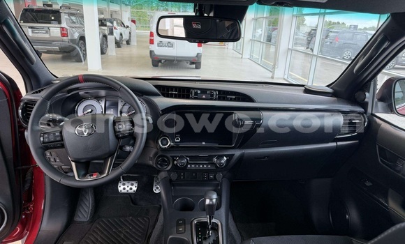 Sayi Na hannu Toyota Hilux Red Mota in Cotonou a Benin Sayi Na hannu Toyota Hilux Red Mota in Cotonou a Benin