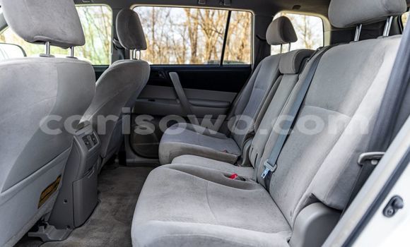 Sayi Na hannu Toyota Highlander White Mota in Cotonou a Benin Sayi Na hannu Toyota Highlander White Mota in Cotonou a Benin