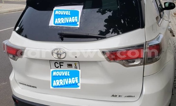 Acheter Occasion Voiture Toyota Highlander Blanc à Cotonou, Benin