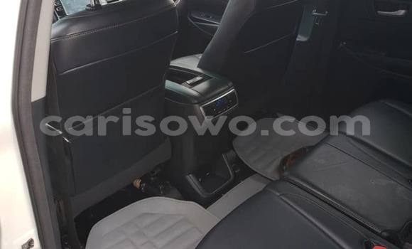 Acheter Occasion Voiture Toyota Highlander Blanc à Cotonou, Benin Acheter Occasion Voiture Toyota Highlander Blanc à Cotonou, Benin