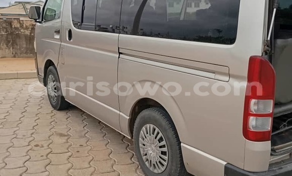 Acheter Occasion Voiture Toyota Hiace Gris à Cotonou, Benin Acheter Occasion Voiture Toyota Hiace Gris à Cotonou, Benin