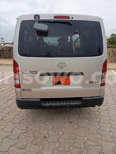 Big with watermark toyota hiace benin cotonou 23809