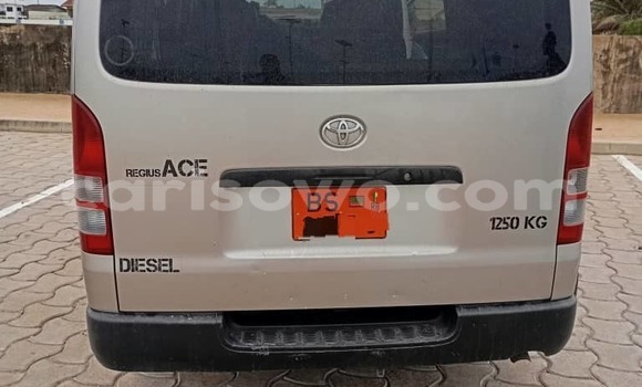 Acheter Occasion Voiture Toyota Hiace Gris à Cotonou, Benin Acheter Occasion Voiture Toyota Hiace Gris à Cotonou, Benin