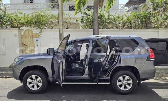 Acheter Occasion Voiture Toyota Land Cruiser Noir à Cotonou, Benin Acheter Occasion Voiture Toyota Land Cruiser Noir à Cotonou, Benin