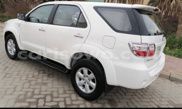 Acheter Occasion Voiture Toyota Fortuner Blanc à Cotonou, Benin