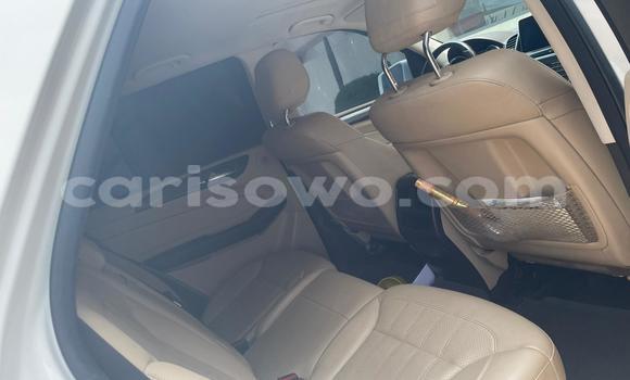 Acheter Occasion Voiture Mercedes Viano Blanc à Cotonou, Benin Acheter Occasion Voiture Mercedes Viano Blanc à Cotonou, Benin