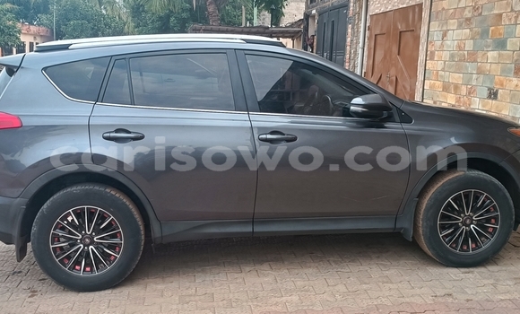 Ra Àlòkù Toyota RAV4 Silver Ọkọ̀ in Cotonou ni Benin Ra Àlòkù Toyota RAV4 Silver Ọkọ̀ in Cotonou ni Benin
