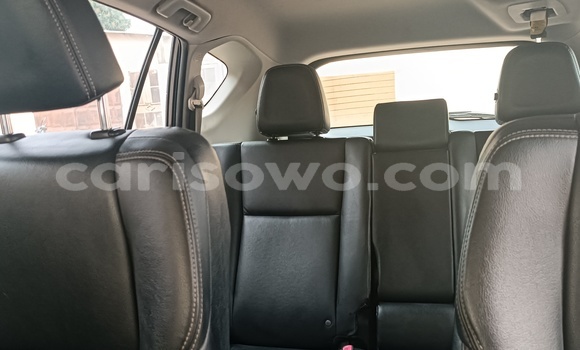 Ra Àlòkù Toyota RAV4 Silver Ọkọ̀ in Cotonou ni Benin Ra Àlòkù Toyota RAV4 Silver Ọkọ̀ in Cotonou ni Benin