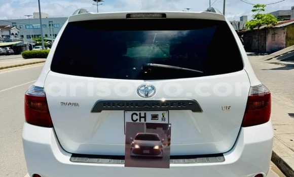 Buy Used Toyota Highlander White Car in Cotonou in Benign