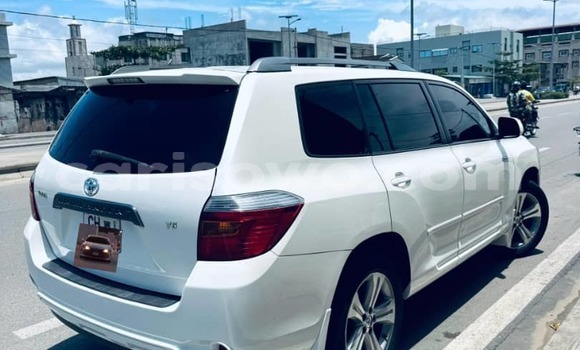 Acheter Occasion Voiture Toyota Highlander Blanc à Cotonou, Benin Acheter Occasion Voiture Toyota Highlander Blanc à Cotonou, Benin