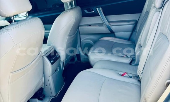 Acheter Occasion Voiture Toyota Highlander Blanc à Cotonou, Benin Acheter Occasion Voiture Toyota Highlander Blanc à Cotonou, Benin