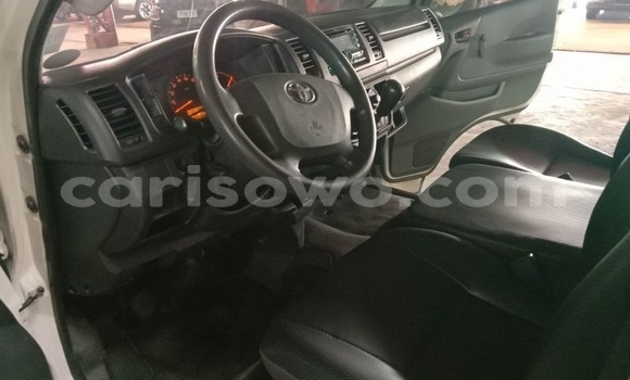 Sayi Na hannu Toyota Hiace White Mota in Cotonou a Benin Sayi Na hannu Toyota Hiace White Mota in Cotonou a Benin