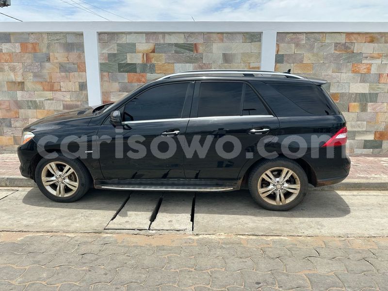 Big with watermark mercedes viano benin cotonou 24008