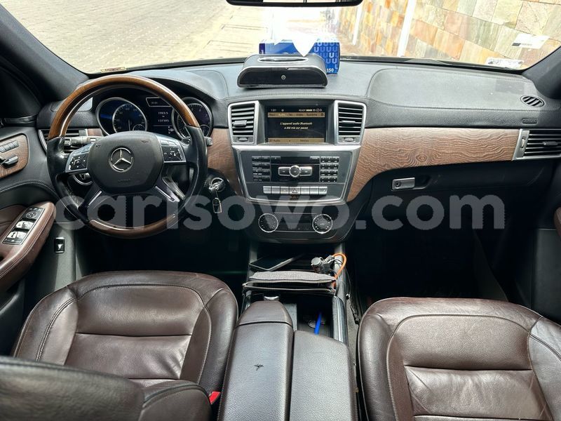 Big with watermark mercedes viano benin cotonou 24008