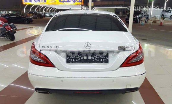 Buy Import Mercedes-Benz 190 (W201) White Car in Import - Dubai in Benign Buy Import Mercedes-Benz 190 (W201) White Car in Import - Dubai in Benign