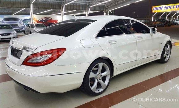Buy Import Mercedes-Benz 190 (W201) White Car in Import - Dubai in Benign Buy Import Mercedes-Benz 190 (W201) White Car in Import - Dubai in Benign