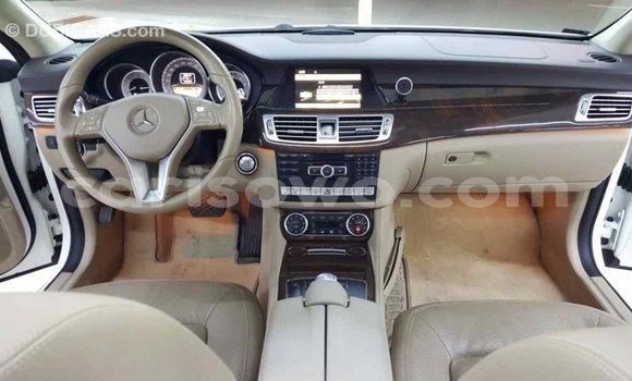 Buy Import Mercedes-Benz 190 (W201) White Car in Import - Dubai in Benign Buy Import Mercedes-Benz 190 (W201) White Car in Import - Dubai in Benign