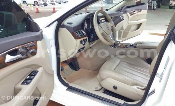 Buy Import Mercedes-Benz 190 (W201) White Car in Import - Dubai in Benign Buy Import Mercedes-Benz 190 (W201) White Car in Import - Dubai in Benign