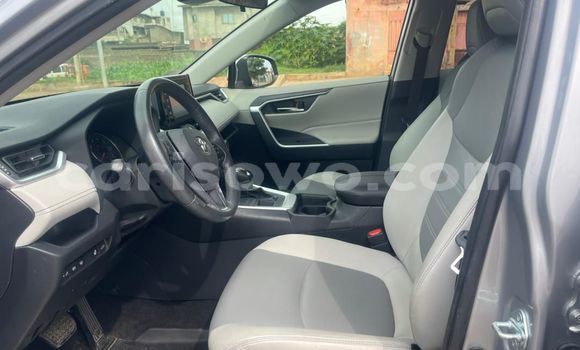 Acheter Occasion Voiture Toyota RAV4 Gris à Cotonou, Benin Acheter Occasion Voiture Toyota RAV4 Gris à Cotonou, Benin