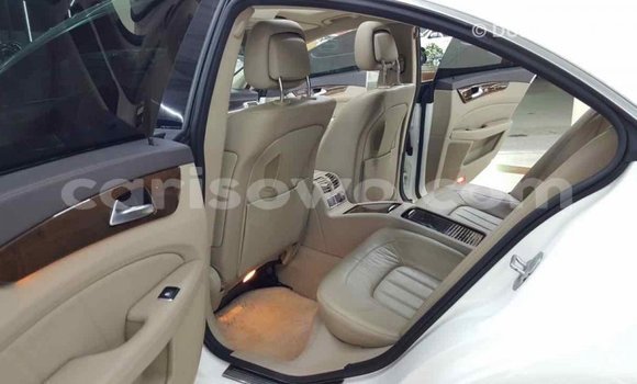 Buy Import Mercedes-Benz 190 (W201) White Car in Import - Dubai in Benign Buy Import Mercedes-Benz 190 (W201) White Car in Import - Dubai in Benign