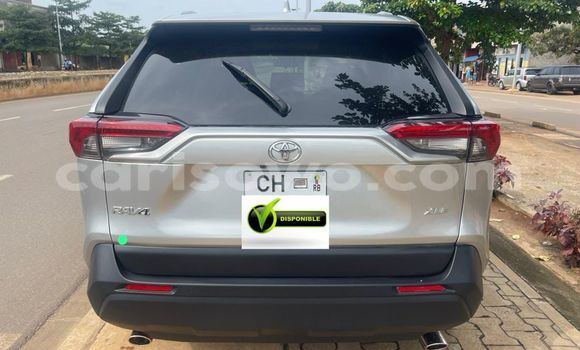 Acheter Occasion Voiture Toyota RAV4 Gris à Cotonou, Benin Acheter Occasion Voiture Toyota RAV4 Gris à Cotonou, Benin