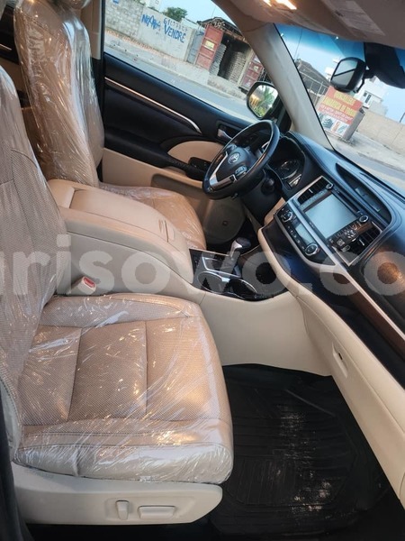 Big with watermark toyota highlander benin cotonou 24025